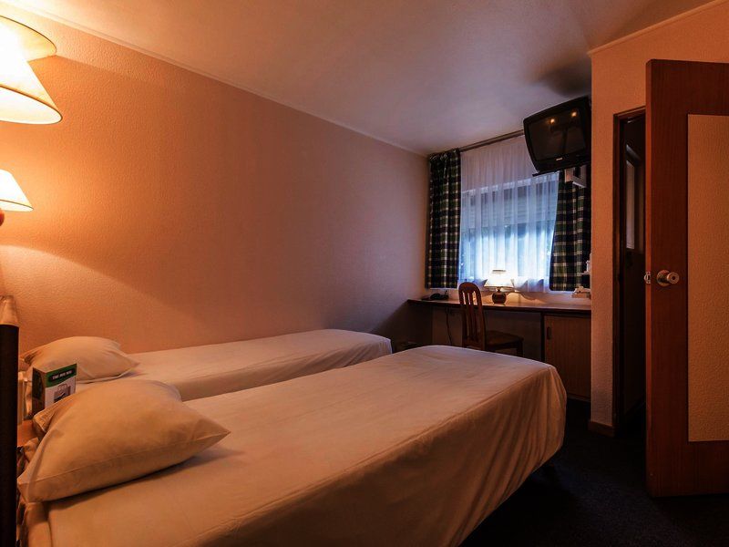 Hotel Campanile Lisboa Sud - Setúbal Esterno foto